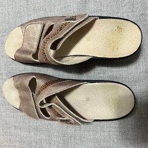 Softline Women's Sandals with removable footbed Size 39
